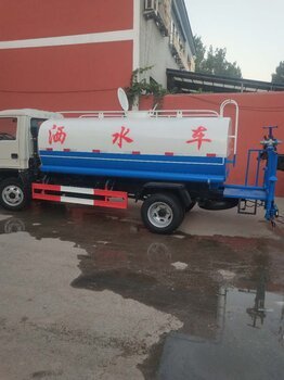 城市潔凈的隱形守護者 吸糞車與吸污車