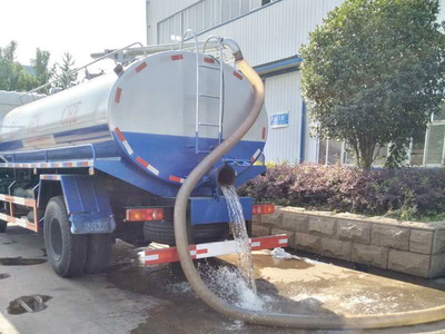 東風新款御虎12方吸糞車 環衛作業的可靠伙伴